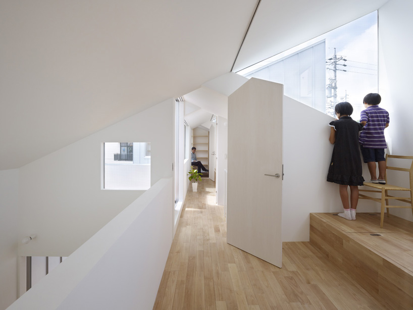 tomohiro hata: complex house in nagoya, japan
