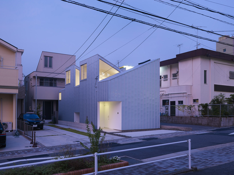 tomohiro hata: complex house in nagoya, japan