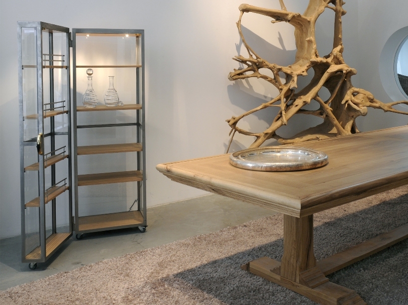 kastiel: uganda glass cabinet