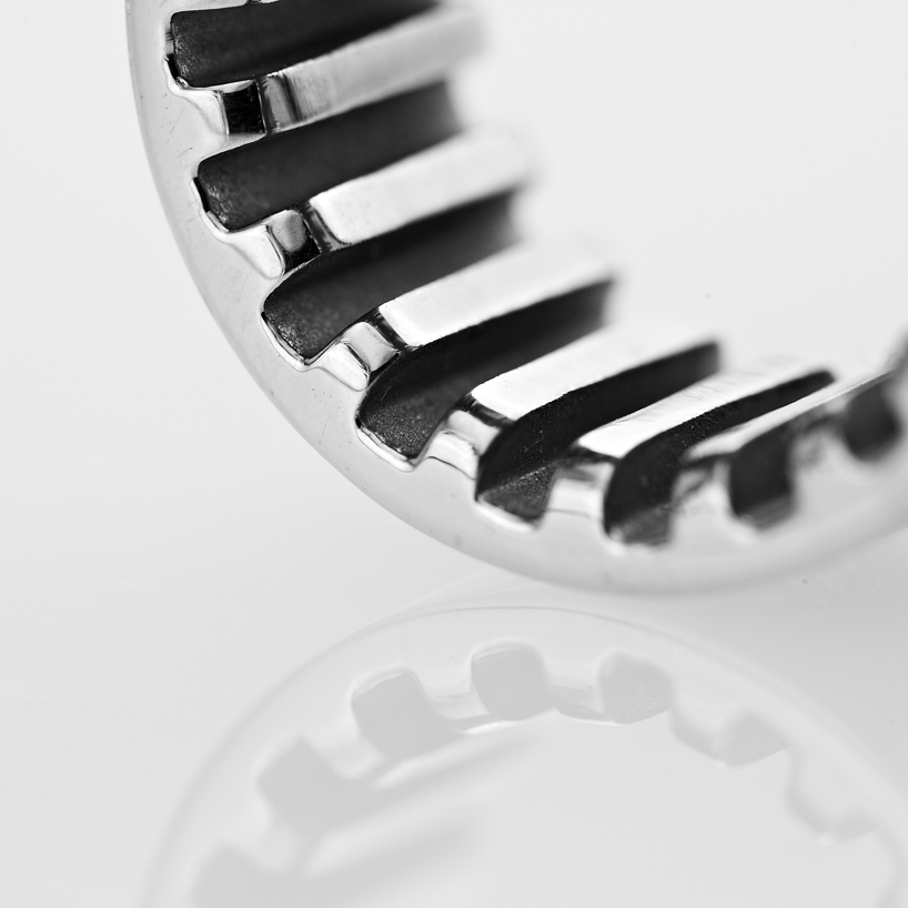 yiannis ghikas: out of sight ring