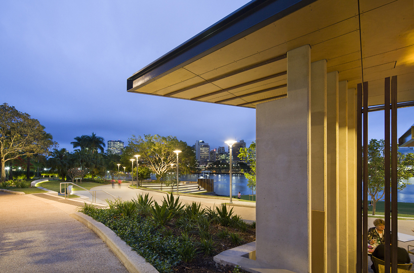 cardno s.p.l.a.t. & arkhefield: 'river quay' south bank parklands brisbane