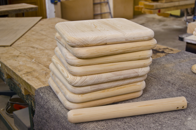 jorge de la cruz: a wooden stool