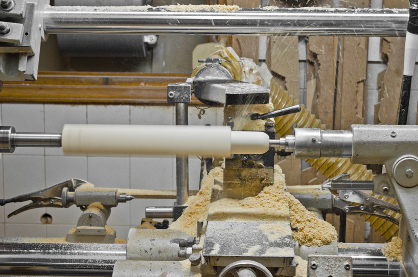 jorge de la cruz: a wooden stool