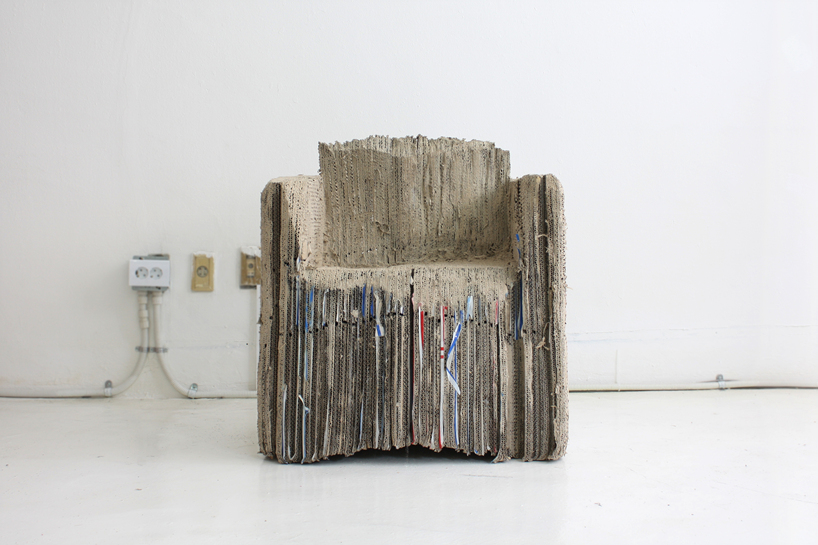reborn cardboard sofa by monocomplex design studio