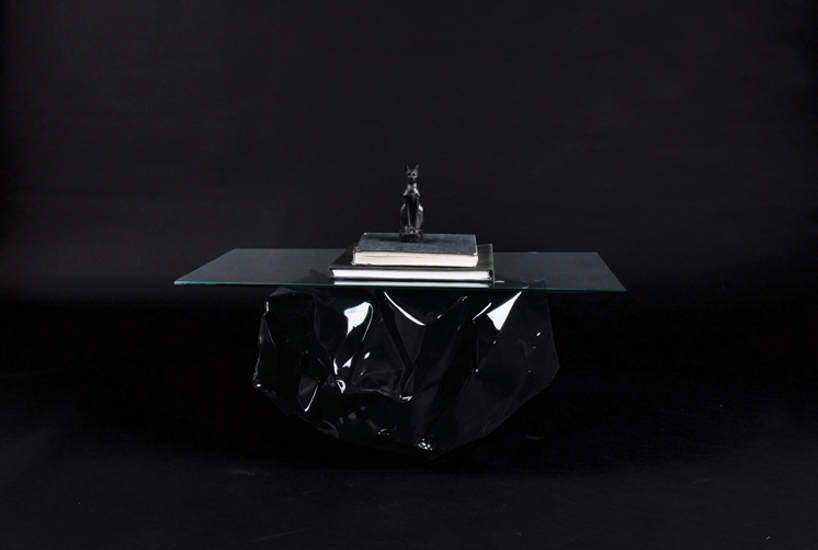 mateusz wiewioroski: reshaped behaviour of a chair