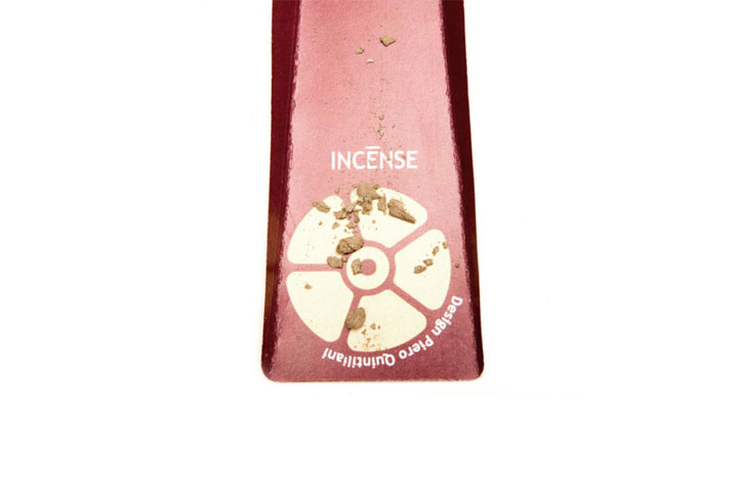 pq design: inc&egrave;nse cardboard incense holder