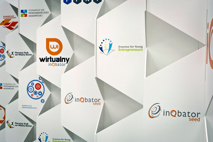 PPNT pop up media wall by mode:lina