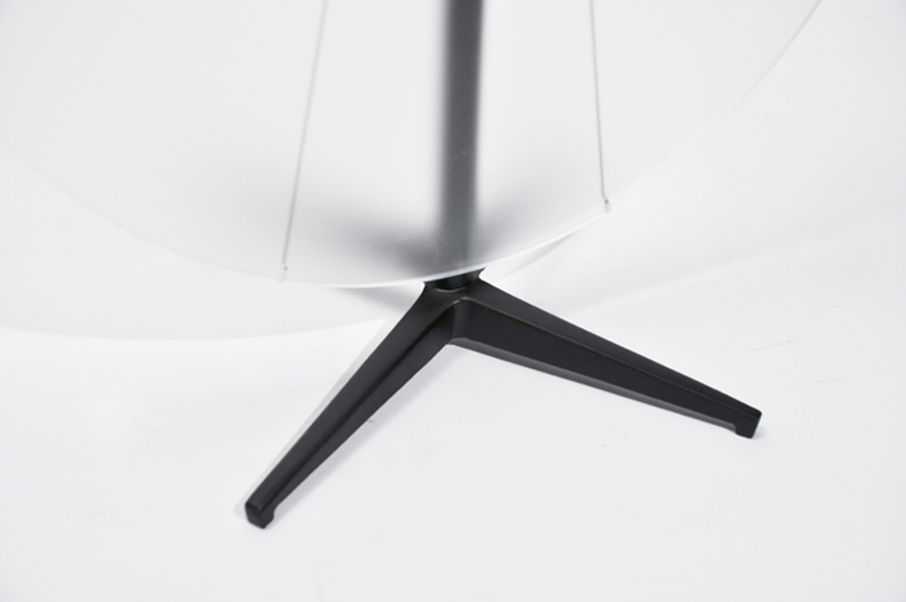 siyuan zhang: coffee table wired
