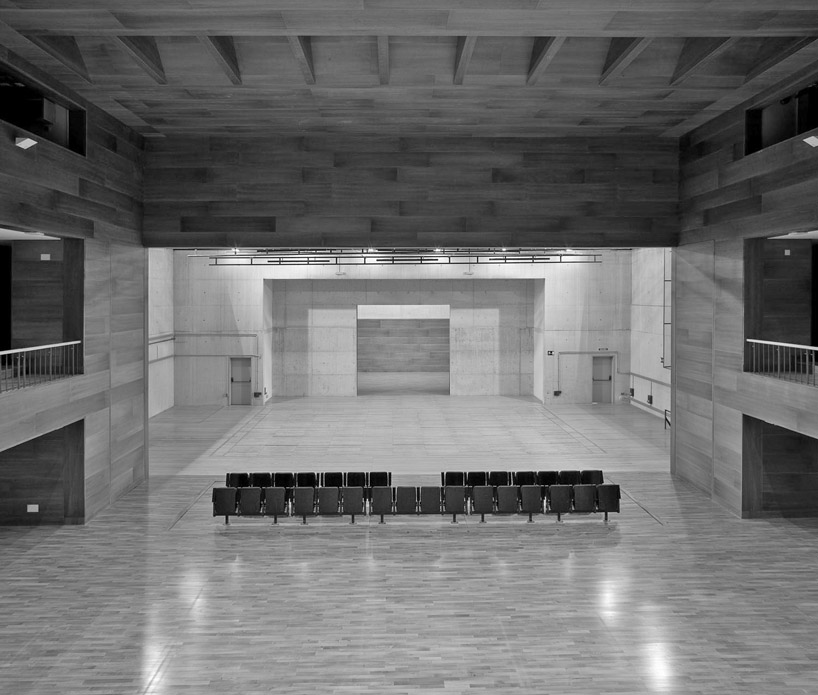 enrique abascal arquitectos: reina victoria theatre in nerva, spain