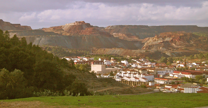 enrique abascal arquitectos: reina victoria theatre in nerva, spain