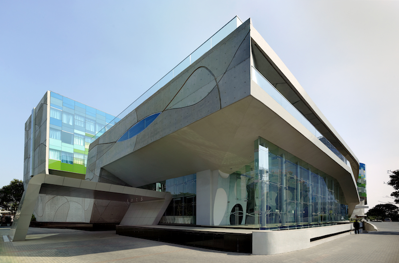 wow architects: vivanta by taj