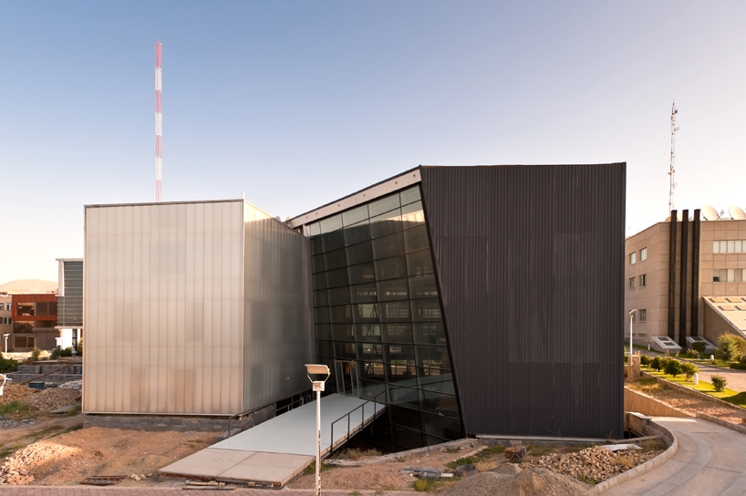 pardis technology park office building by olgoo