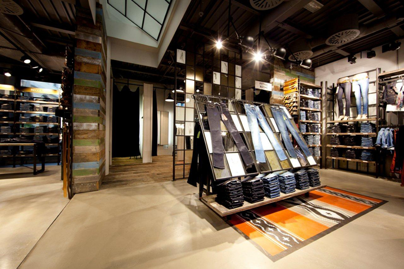 wrangler flagship store in leipzig, germany by checkland kindleysides