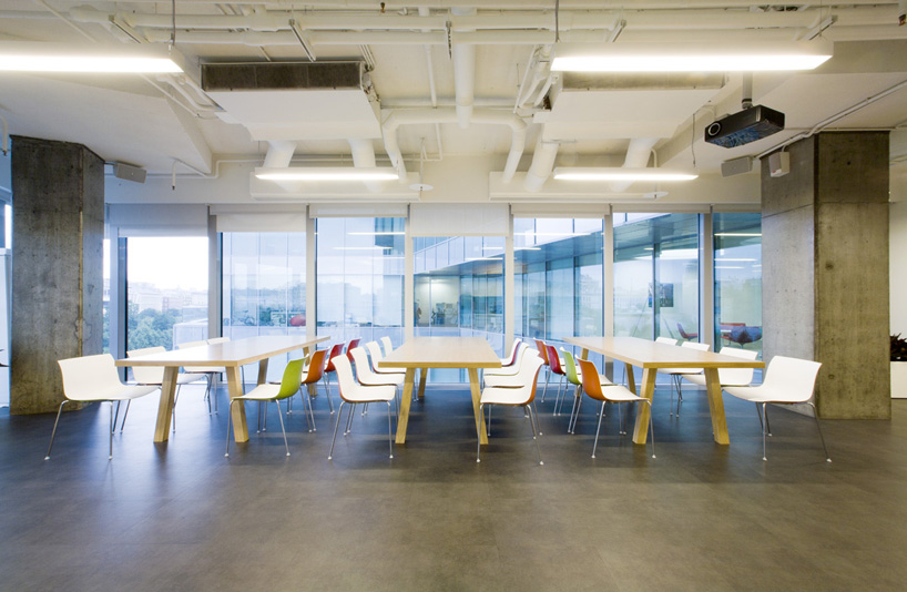 za bor architects: badoo development