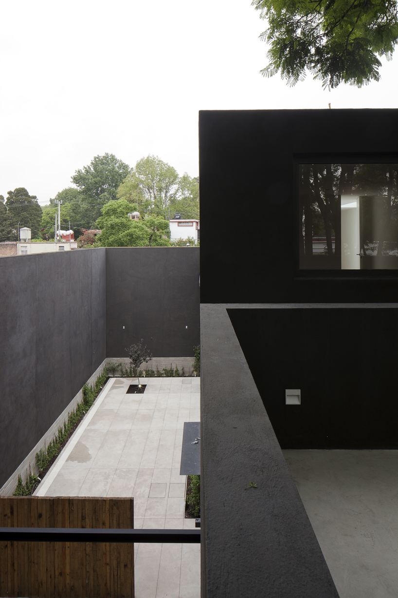DCPP arquitectos: casa cerrada reformer