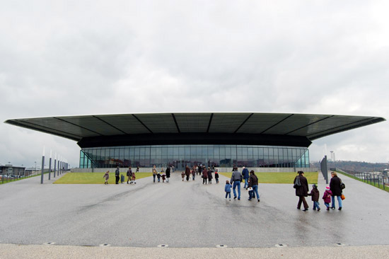 saint etienne biennale 08: 'sugoroku' curated by catherine beaugrand