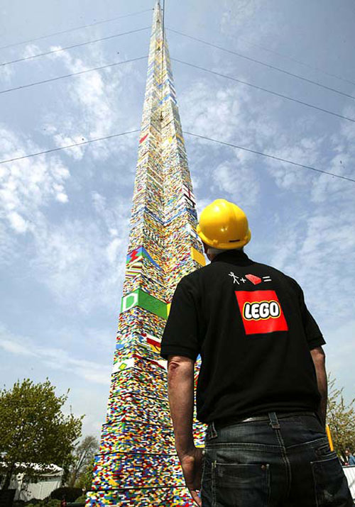 world's tallest LEGO tower