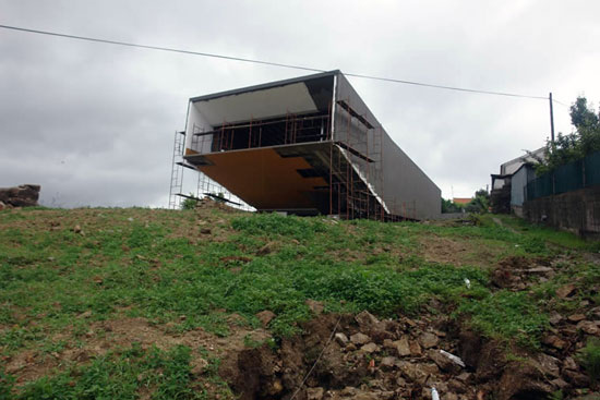 'house 1' in penafiel, portugal by claudio vilarinho architects