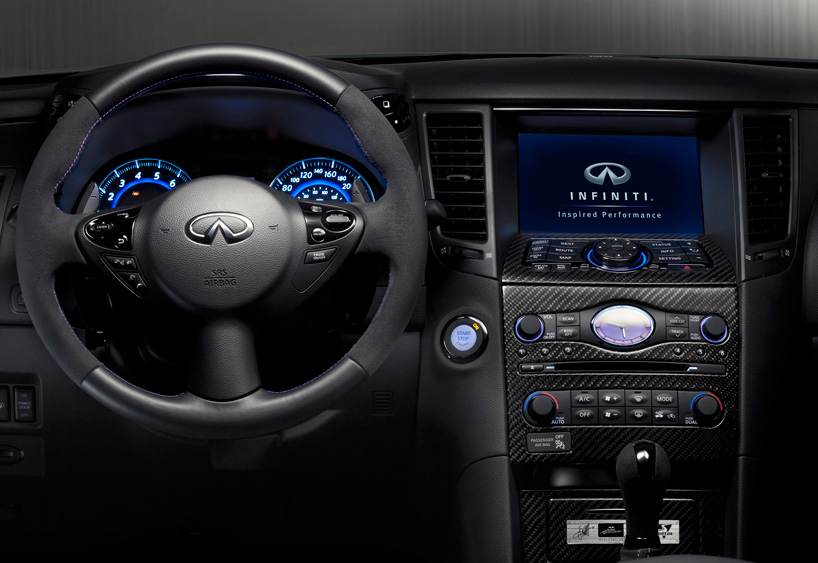 infiniti FX sebastian vettel