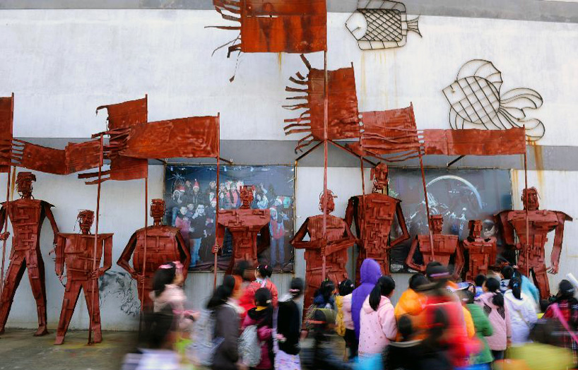 robot theme park   the story of one transformers fan + 600 scrap art sculptures