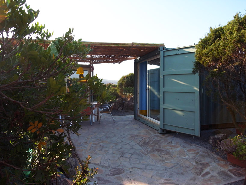 container summer residence   great for nature lovers