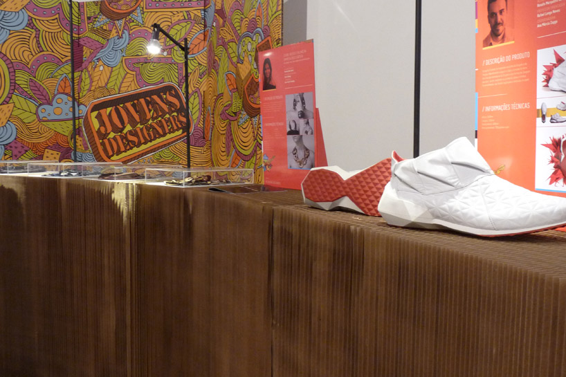 nodesign: paper pop up exhibition