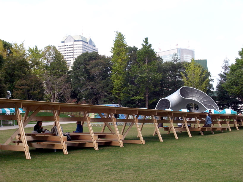 torafu architects: gulliver table in tokyo midtown