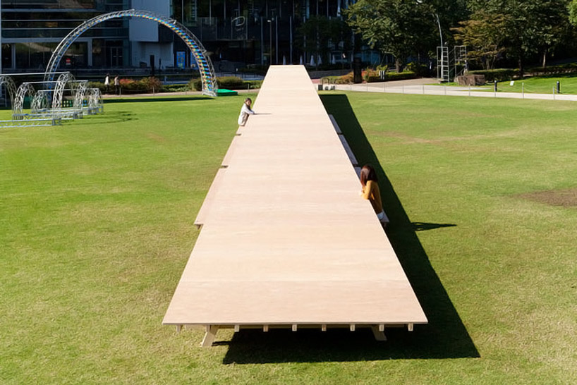 torafu architects: gulliver table in tokyo midtown
