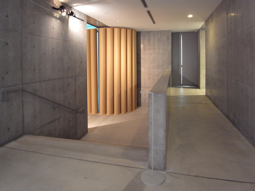 shigeru ban: exhibition design of visual dialogue at 21_21 design sight