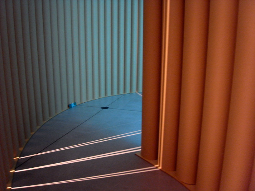 shigeru ban: exhibition design of visual dialogue at 21_21 design sight