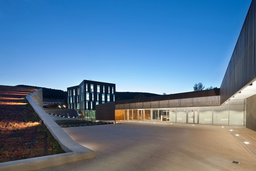 virai arquitectos: institutional winery la grajera