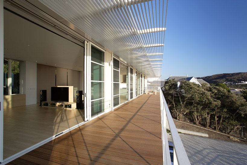 edward suzuki architecture: villa by the sea