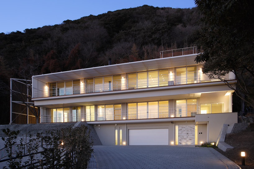 edward suzuki architecture: villa by the sea