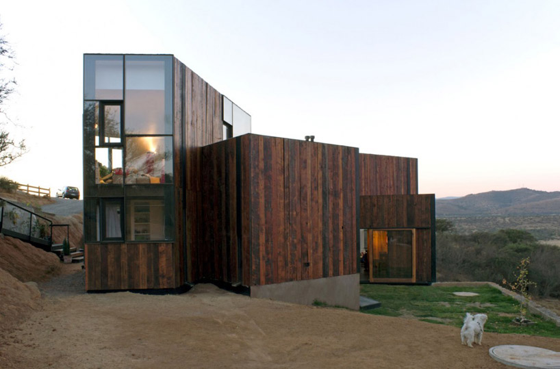 ricardo torrejon schellhorn: CGM house, limache