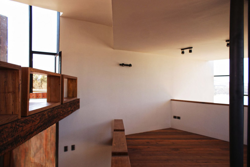 ricardo torrejon schellhorn: CGM house, limache