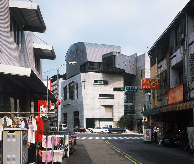 AMBi studio: light of christ's salvation church