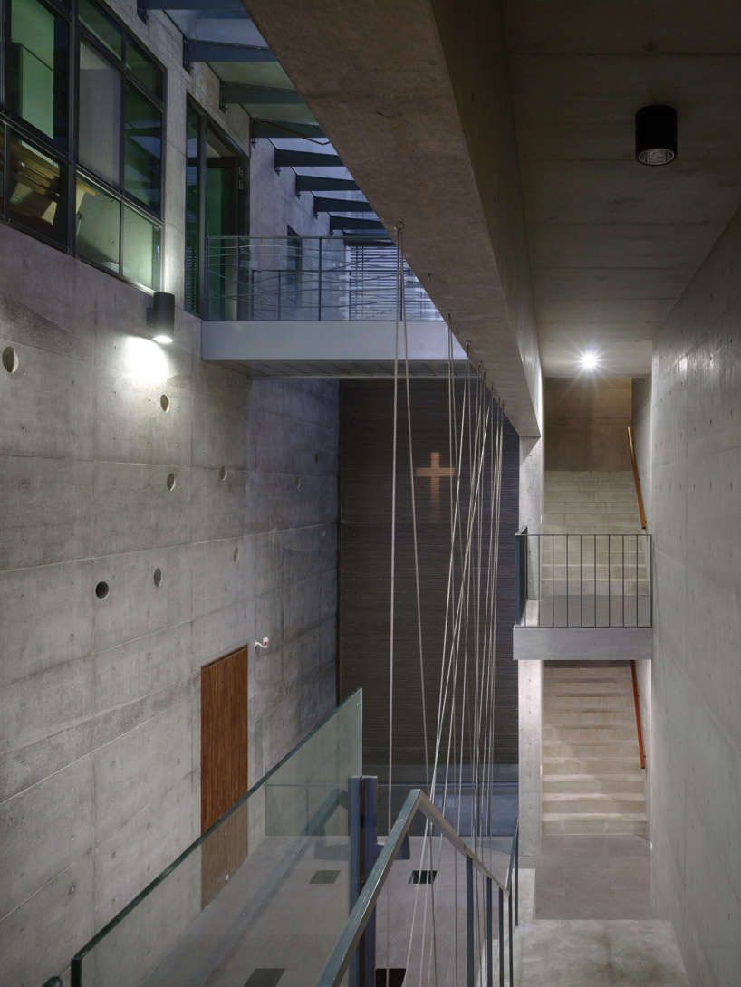 AMBi studio: light of christ's salvation church