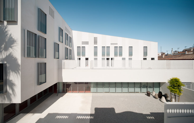 batlle i roig arquitectes: can bisa social housing