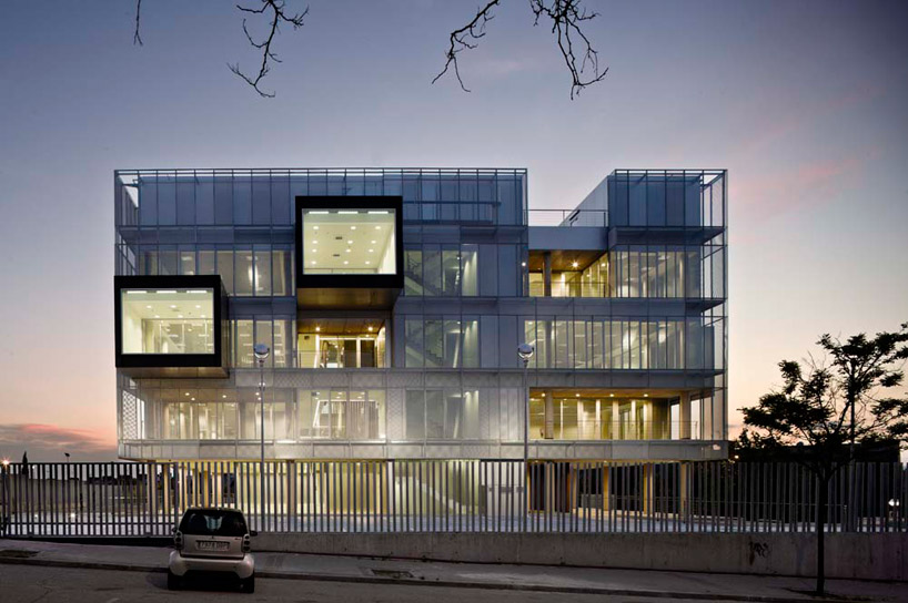 voluar arquitectura: comisaria fuencarral