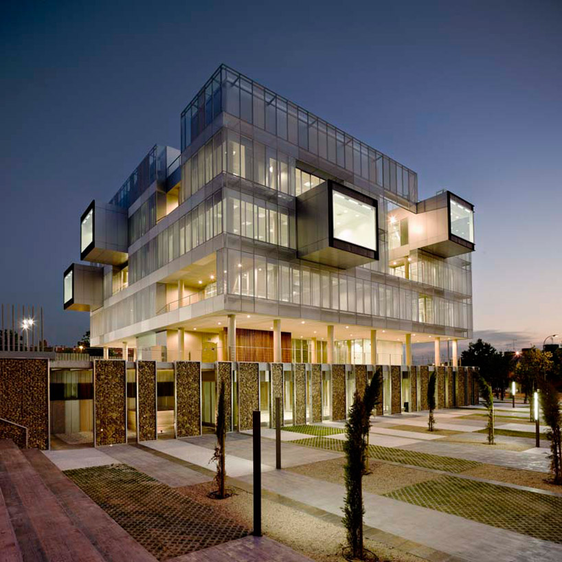 voluar arquitectura: comisaria fuencarral