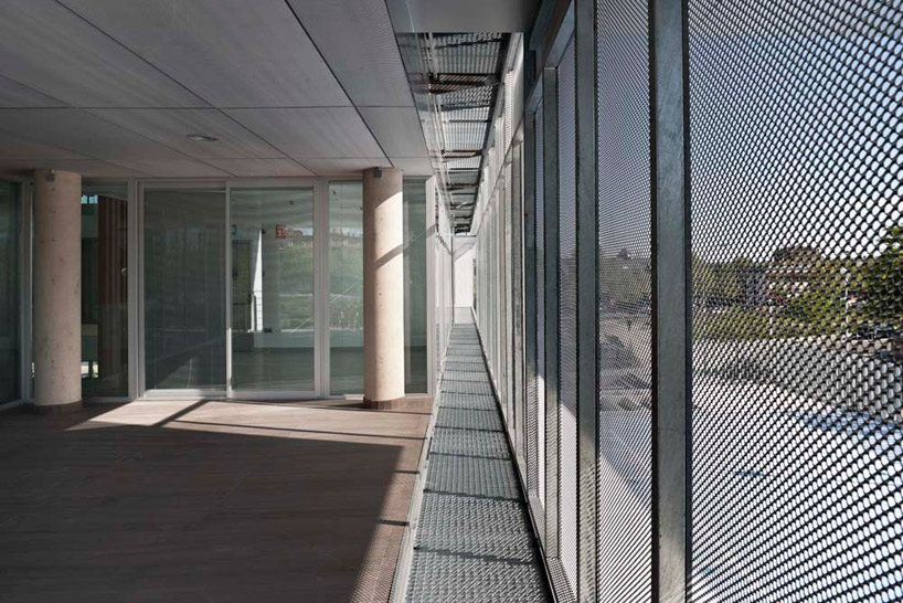 voluar arquitectura: comisaria fuencarral