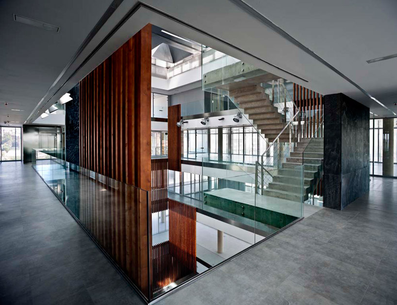 voluar arquitectura: comisaria fuencarral