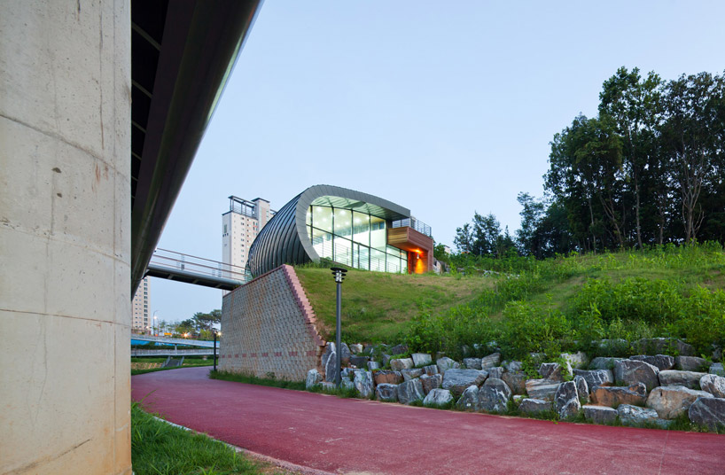 urban playground + yagatoo architects: heterojunctional barrier pavilion