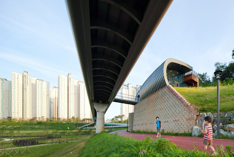 urban playground + yagatoo architects: heterojunctional barrier pavilion