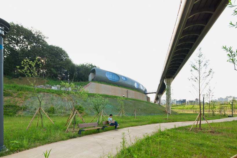 urban playground + yagatoo architects: heterojunctional barrier pavilion