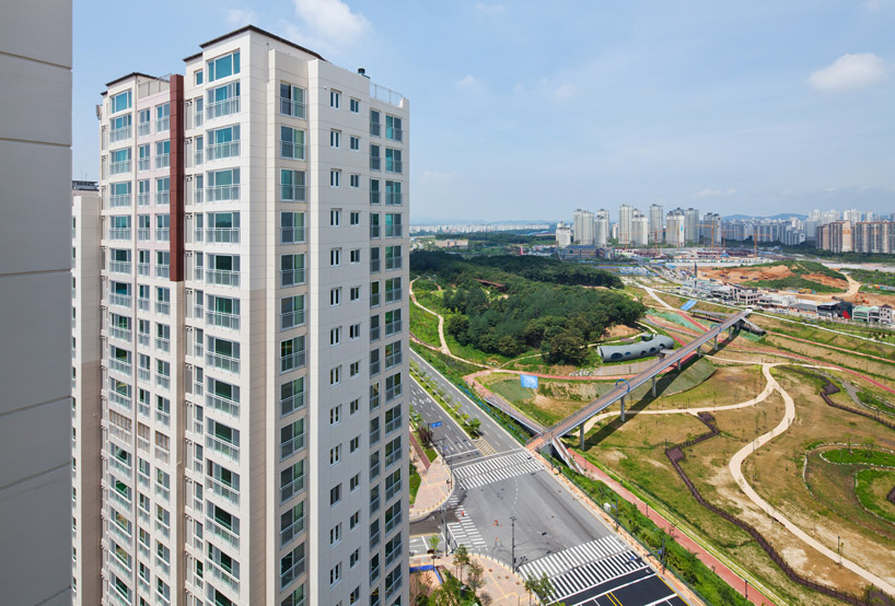 urban playground + yagatoo architects: heterojunctional barrier pavilion