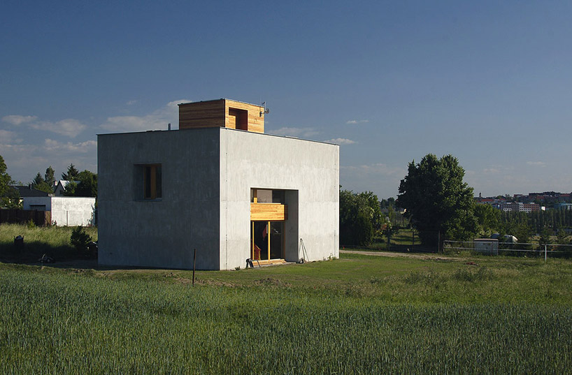 skutek architecture: melnik family house