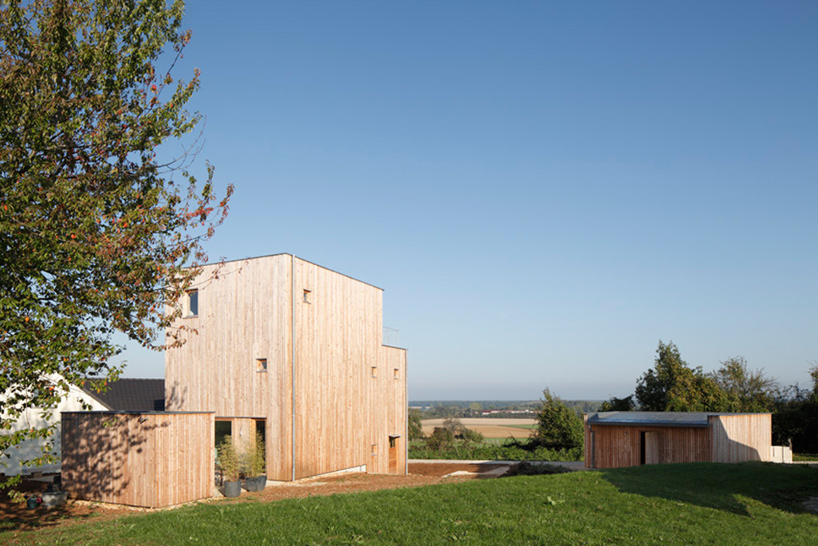 bernard quirot architecte & associes: sampans house