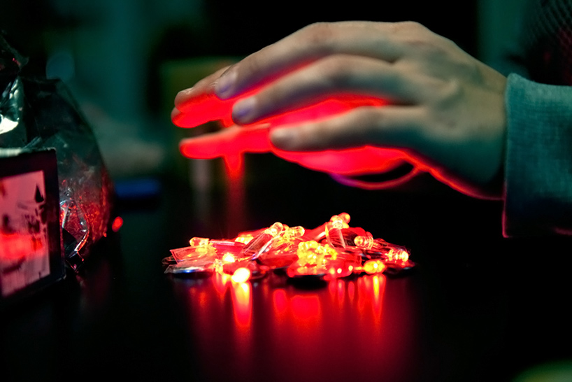 luzinterruptus: politicians under surveillance