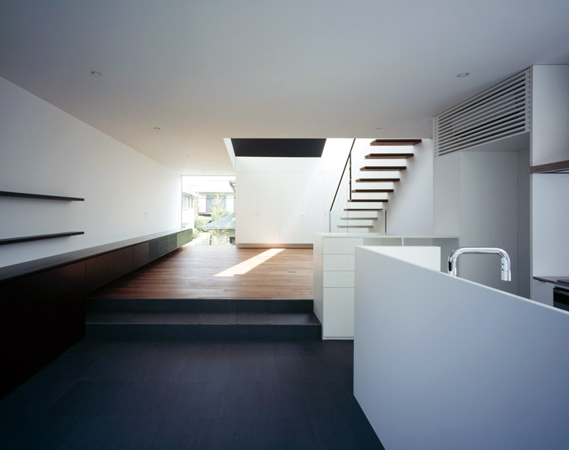 apollo architects and associates: RAY
